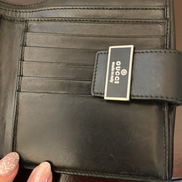 Gucci  wallet. Pre loved condition. - Picture 3 of 6